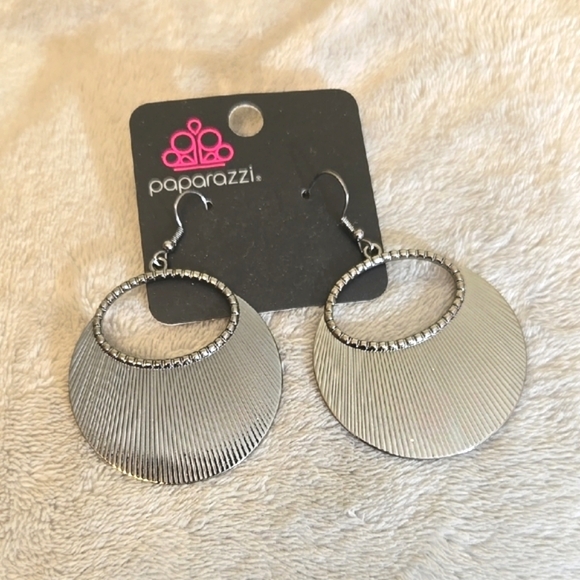 paparazzi Jewelry - #064 Paparazzi Silver Hoop Earrings